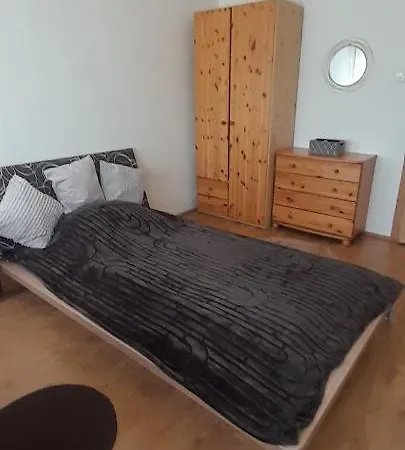 Апартаменты Sylvis Place Гёдёллё